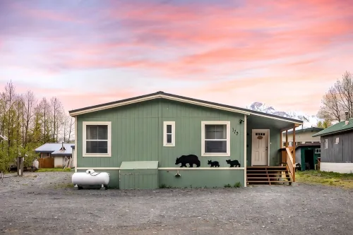 Klondike Cottage || 3 bed 2 bath - homestay