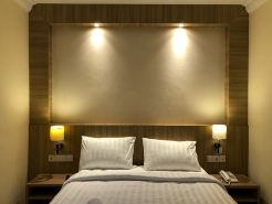 Lcr Hotel