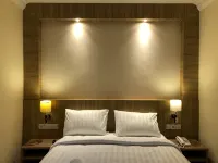 Lcr Hotel Ende - 2 ดาว
