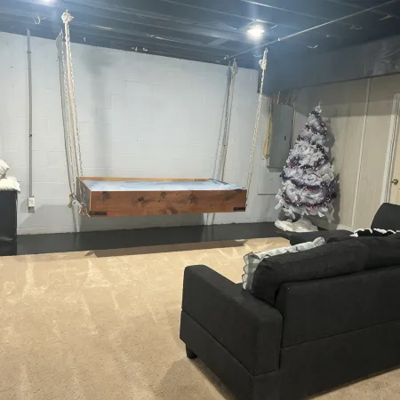 Beautiful 3 bedroom/4 bathroom house near Atwood Lake with stocked pond