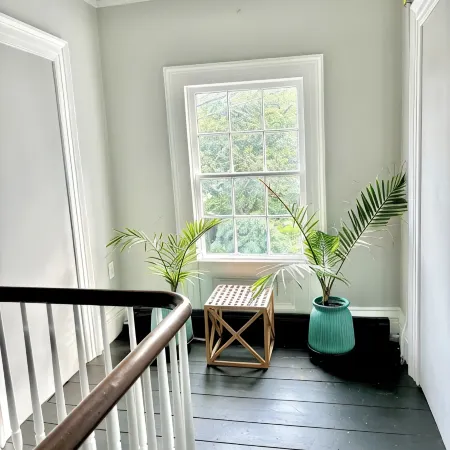 Delightful Downtown Mystic Studio!
