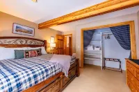 The Kebler Home: Walk to Elk Ave! Dog Friendly! - Wi-Fi