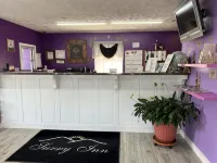 Surry Inn - Dobson - parking