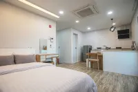 釜山內心平靜旅館 - 膳食民宿