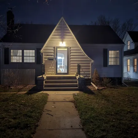 Charming, newly renovated Tudor home next to Morningside University!
