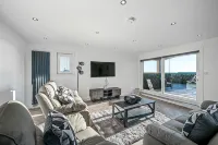 Luxury Apartment with Sea Views Balcony - Holiday Apartments