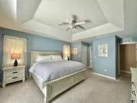 Pool Retreat & Minutes to the Beach! - 3-Sterne