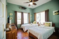 Casual & Comfortable Belize Beach House: Private Pool, Dock, & Secluded Privacy - Homestays