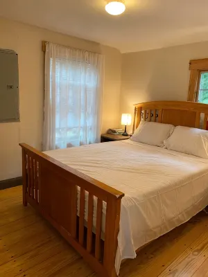 Onset beach, Cape code , Blackmore pond, private waterfront cottage
