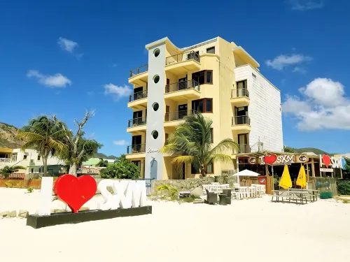 Luxury Beachfront 2 Bedroom Condo In The Heart Of Philipsburg/Great Bay - 3-Star