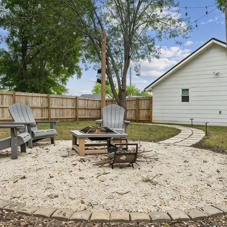 Country Chic Retreat Near Downtown Concord