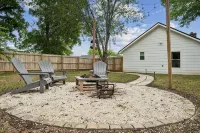 Country Chic Retreat Near Downtown Concord