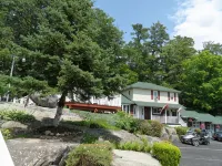 Pinebrook Motel