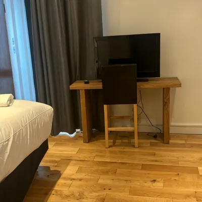ROMANY HOUSE HOTEL Các khách sạn gần Quảng trường Vincent - Westminster