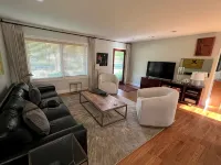Murfreesboro Mid-Century Modern with AC, WiFi - 4-Star