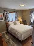 RARE FIND! 4BR, 2BA Home W/Deck/Grill/Fireplaces. Pet Friendly w/ fenced in BY - WiFi
