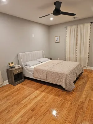 Deluxe Aparment Spacious 3-bedroom apartment with WiFi, AC in nice Elizabeth - 3 ดาว