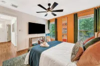 Pocono Dream House! Heated Pool, Fire Pit, Bowling, Mini Golf! - Homestays
