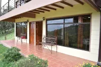 Monteluna Studios Monteverde - parking