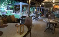 Bon Ton Antique Wooden Villas - Haustierfreundliche