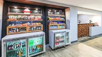 蘇富爾/查爾斯湖區希爾頓歡朋飯店 - 早餐