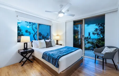Bayview Beach Holiday Apartments - parking