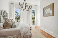 The Duke of Magazine 5 Bedroom Luxury with Pool Perfectly Located in New Orleans - Kolam Renang Peribadi