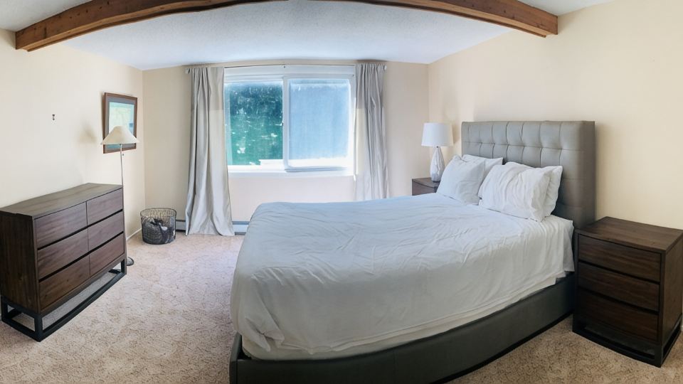Jay Peak 3 Bedroom Trailside Condo. Closest Walk to Ice Rink and Water Park!!