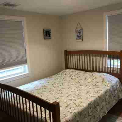 Perfect location on the cape!The beach is 600 ft from the house. Rooms