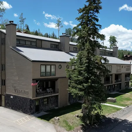 Play and Stay! Enjoy the Outdoors Then Relax -Private Hot Tub & Sauna. Sleeps 12