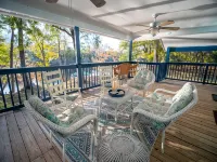 "FLOATS MY BOAT"- Suwannee River Home in Branford, FL, near area Springs, too! - Wi-Fi
