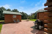 The Trout House- An Authentic Montana Cabin, Perfect for Yellowstone Adventures! - Chalets