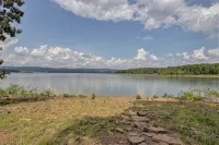 Lakefront Cabin - Alppimaja