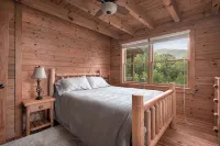 Shenandoah Mountain Majesty Log Cabin on 15 Acres - Hot Tub-1GB Fiber Internet - WiFi