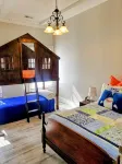 Cozy Southern Home that is close to amenities - Wi-Fi