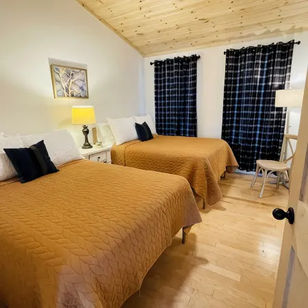 Modern Cabin w/Pool and Hot Tub!