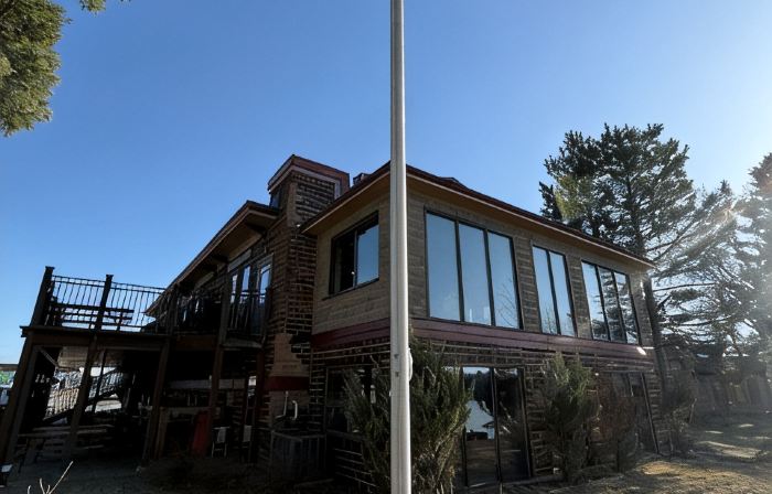 Luxury Lakeside Penthouse Lodge with Boatslip and Bunk Room!