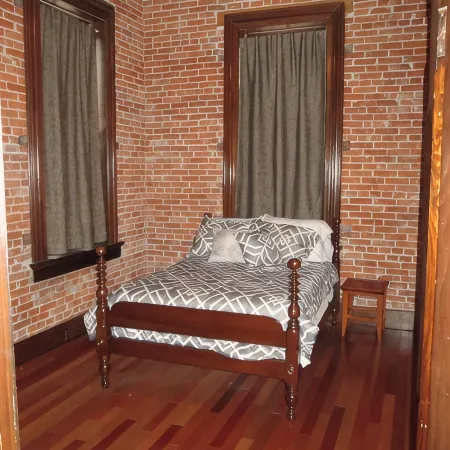 Modern meets Historic, Natural Lighting + High Ceilings, Near Metro