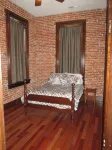 Modern meets Historic, Natural Lighting + High Ceilings, Near Metro - Wifi