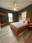 Beautiful cabin on the banks of the Little Missouri River Relief! - balcón