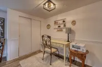 Cozy Country Cottage Just Minutes to Lake Chatuge and 15 Miles from Helen - Boutique