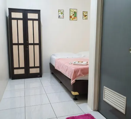 Delta Inn Bogor Syariah for Indonesian Only - Pensionat