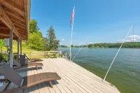 Lavish Lake Getaway W/18 Views+ Boat Dock - Boutique