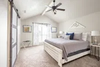 5 ⭐️ Clean & Quiet Barstow Retreat - บังกะโล
