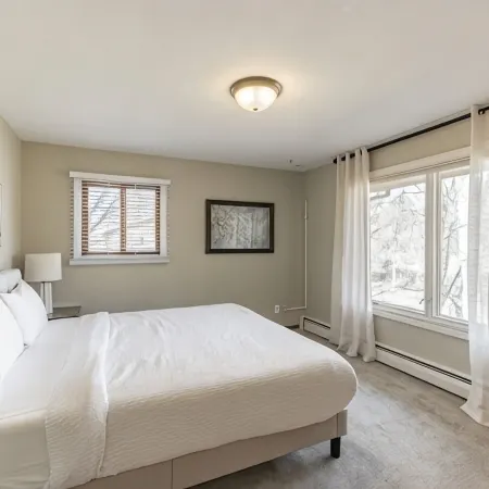 Heavenly Home/Minnetonka Lakes/Nature Scenic View