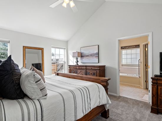 Tranquil Home on the Cheyenne Greenway!