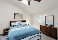 Beautiful, Open, Light Filled Home Close to University of Oregon Campus. - Bungalows
