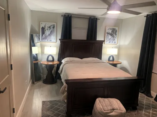 The Chic Getaway: 2BD/1BA Q Beds w/ Smart TVs - Bungalows