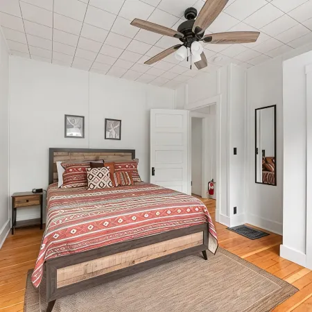 Beautiful Modern/Rustic Cottage in the heart of Lead!!! Hotele w: Lead