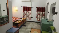 Jag Niwas Guest House & Pure Veg Restaurant - Bed and Breakfasts